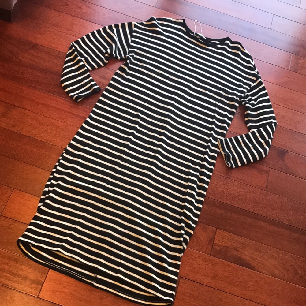 👗four black and white midi dress bundle